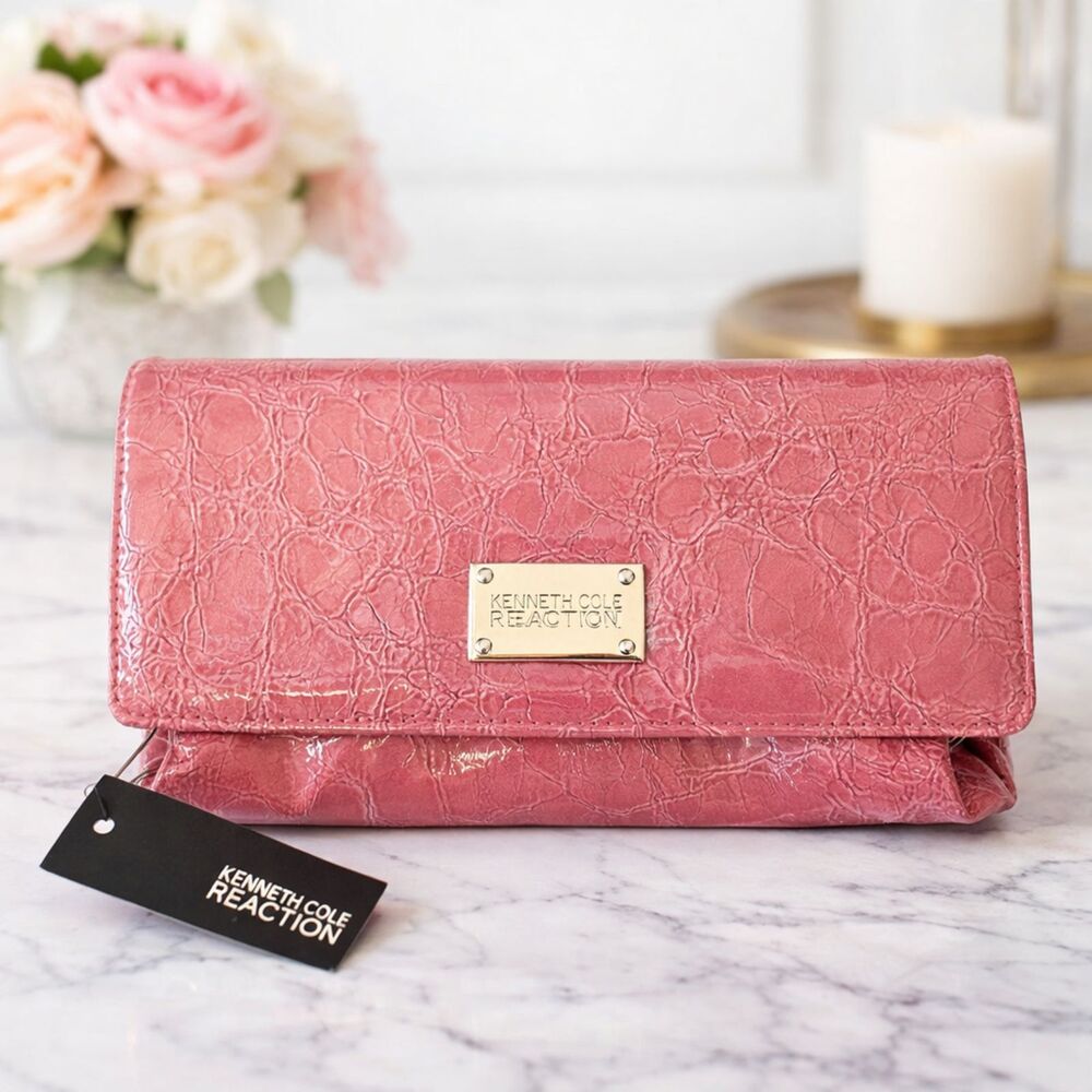 Kenneth Cole Reaction Wallet NWT Pink Leather Clutch Coin Purse Deadstock